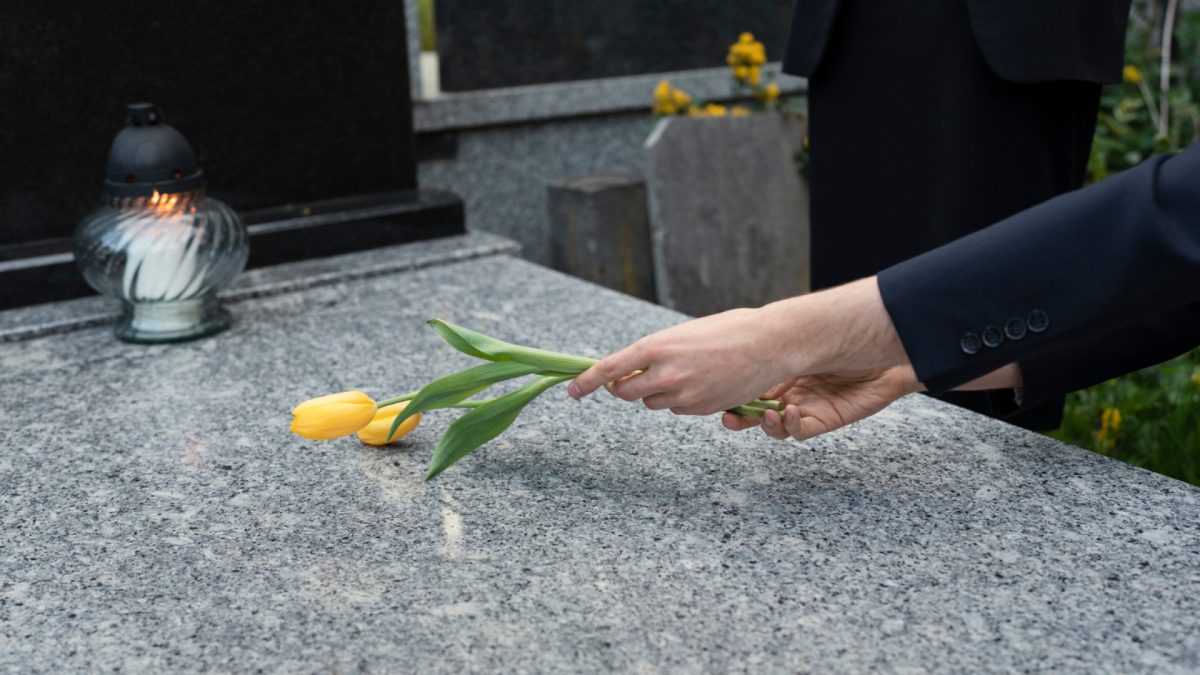 Élégance éternelle : optez pour des plaques funéraires décoratives