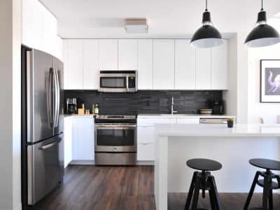 Qui appeler pour problème frigo ?